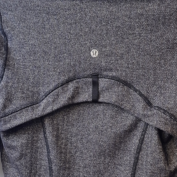 Lululemon Define Women's Black Gray Jacket Heathered Herringbone Sz 6 Thumbholes - Picture 5 of 9